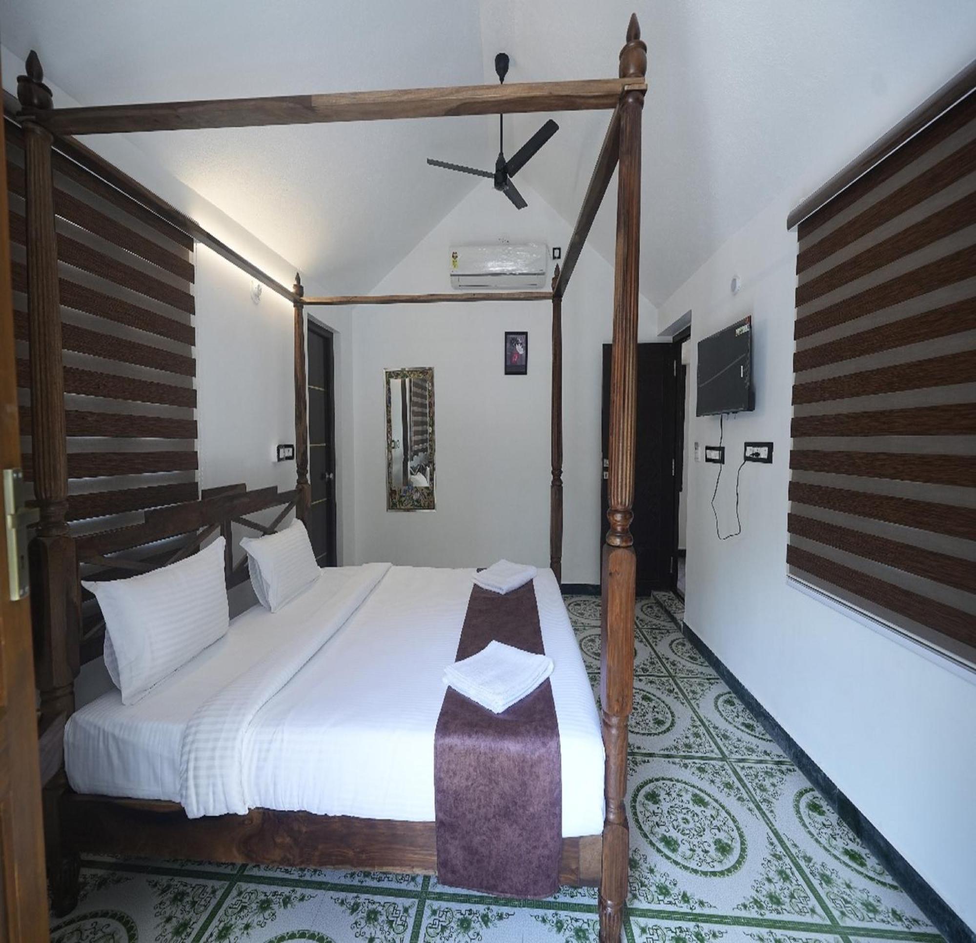 Courtyard Castle Heritage Resort Puducherry Exterior foto